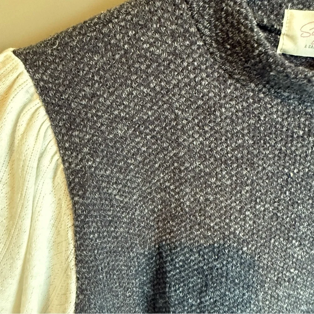 Women’s Twofer Sweater Shirt Top Puff Long Sleeve White Gray Babydoll Knit Small